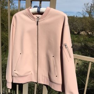 Bomber jacket with zipper trim